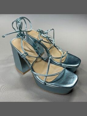 NEW Urban Outfitters Shoes Womens 6 blue faux leather platform block heel indie